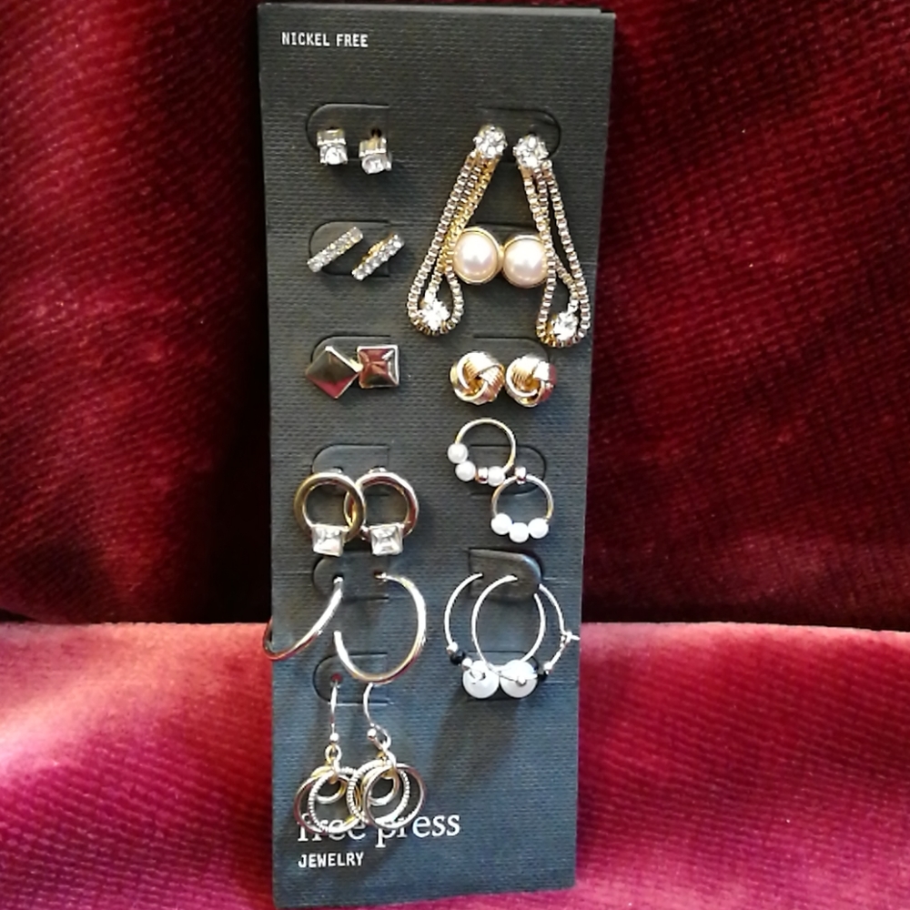 NWT 12 earrings FREE w/ full-price item bought